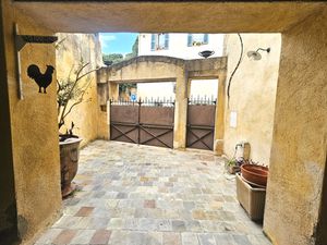 Bien rare au coeur de Lambesc volumes  charme et potentiel