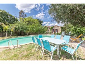 Demeure de charme - 8 pièces 142 m2 avec piscine sur 2 578 m