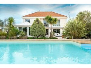 Propriété d'exception avec maison d'invités  piscine et jardin paysager