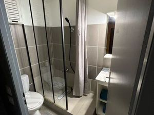 Appartement meublé avec parking privé trois minutes du Tram