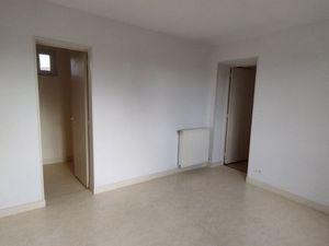 Appartement communal à Louer à Faverolles