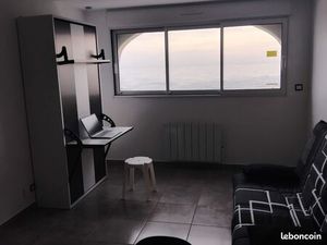 Studio meublé à louer à l'année