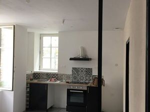 Maison de ville rénovée F6 avec cour et jardin