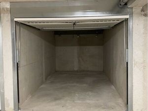 Garage box fermé 13m2