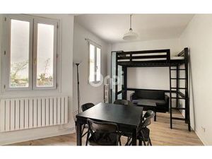 Location appartement  m² T-1 à Paris 14  909 €