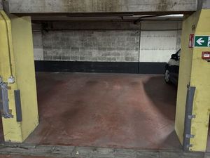 Parking à louer à Avenue du Champ de Mai 12 Waterloo (VBD63711)