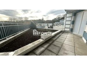F2 AVEC TERRASSE ET JARDIN PRIVATIF DANS RESIDENCE SENIORS