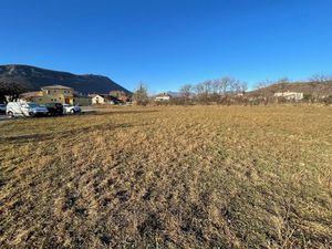 Vente terrain 434 m² à Laragne-Montéglin (05300)  65 000 €
