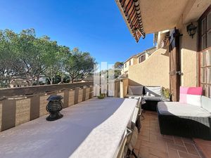 Boulouris proche plage et commerces - au calme