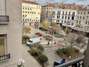 APPARTEMENT BOURGEOIS CENTRE VILLE DORIAN