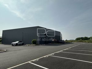 LOCAL D'ACTIVITE A VENDRE