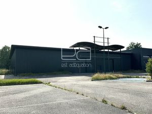 LOCAL D'ACTIVITE A VENDRE