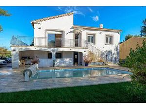 Maison spacieuse avec vue mer à Marseille