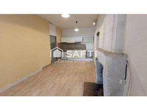 Vente immeuble 250 m² à Barbezieux-Saint-Hilaire (16300)  56 000 €