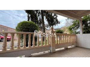 T3 EN REZ DE CHAUSSEE AVEC LOGGIA LOUE 750€  PLACE DE PARKING PRIVATIVE A MONT DE MARSAN!