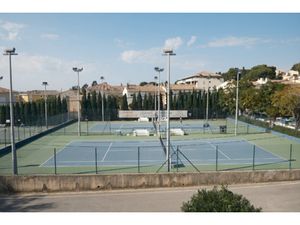 Les Lônes - Type 2 à rénover proche plages  fort potentiel : idéal investissement / marcha