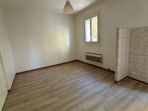 STUDIO EN ZONE PAVILLONNAIRE