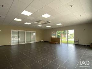 Location Surface diverse 261 m²