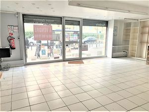 Local commercial Courbevoie 83.07 m2