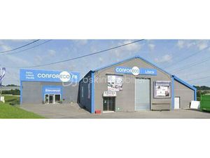 Local d'activités de 1 930 m² à Meaux