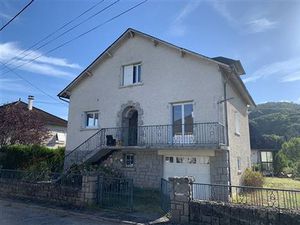 Ensemble immobilier à Argentat-sur-Dordogne  deux appartemen