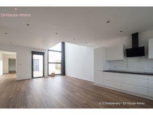 Maison moderne de 4 chambres avec terrasse et garage à Gaillan-en-Médoc.