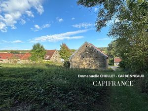 Ensemble de grange et écurie en pierre avec jardin  dans un environnement paisible proche 