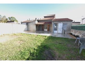 MAISON DE VILLAGE T4 AVEC JARDIN ENTIEREMENT RENOVEE