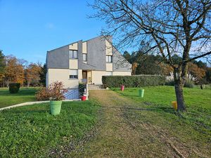 AXE LA FLECHE/DURTAL MAGNIFIQUE MAISON d'architecte -170m² hab - TERRAIN d'environ 8000M² 
