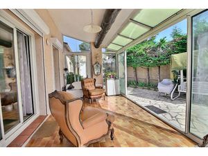 Maison T3/4 de 94m² avec garage  jardin  piscine sur une parcelle de 460m²