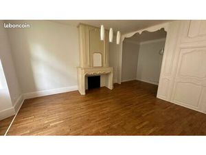 Joli T3 au premier étage dans petit immeuble en ville haute