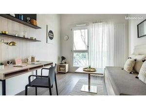 Studio meublé avec parking – Valmy – 715 CC