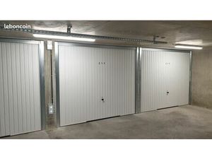 Box parking fermé dans résidence sécurisée