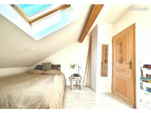 Loue chambre ds maison / tram