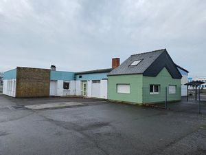 Vente locaux professionnels 500 m² à Vire (14500)  420 000 €