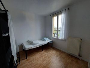 Location meublée appartement 2 pièces 8 m² à Lieusaint (77127)  570 €
