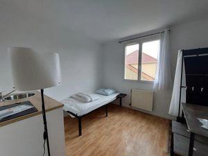 Location meublée appartement 2 pièces 9 m² à Lieusaint (77127)  580 €