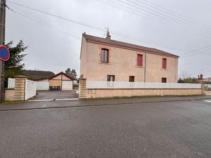 APPARTEMENT T5 SITUE DANS UNE MAISON