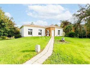 Vente Maison Piscine à Aubigny-les-Clouzeaux (85430) : à vendre Piscine / 157m² Aubigny-le