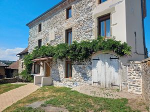 Propriété de caractère 305m2 avec piscine