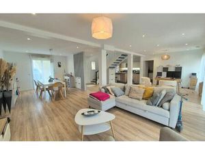 Maison Crécy-la-Chapelle 154 m² T-5 à vendre  415 000 €