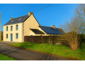 Maison à vendre à Paule (22340) - Côtes-d'Armor