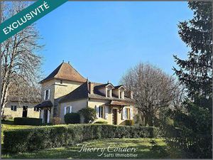 Belle maison traditionnelle en pierre au calme.