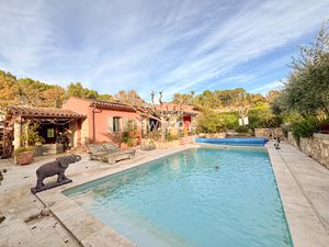 Charmante villa provençale de plain pied 140 m2 à 1km du vil