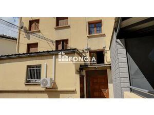 APPARTEMENT TYPE 3 entierement meublé