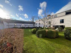 454 m² de bureaux prêts à l'emploi près de la R4