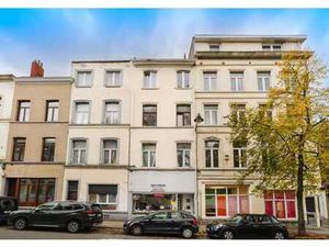 RENDEMENT POT 15% !!! Commerce + batiment arrière à rénover