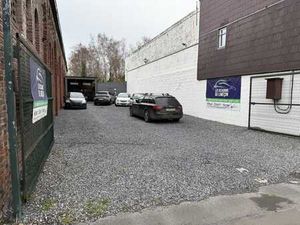 Bureau + terrain professionnel idéalement situé à Frameries