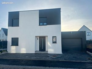 Rare maison neuve de 118 9 m² sur un terrain d'environ 4 ares avec piscine