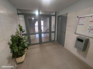 Type 3 rare avec terrasse et PK SS sécurisé EN intra muros